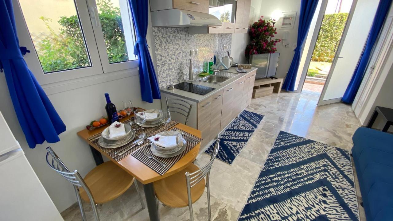 Patras Blue Suite 外观 照片